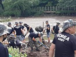 포천시 대표관광지 산정호수, 집중호우로 오염..관계기관 정화작업에 구슬땀 기사 이미지